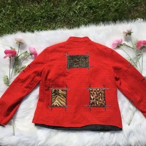 Alex kim red animal print Vintage Wooden Button Cheetah Textured Size Medium