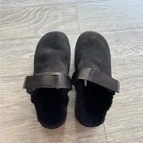 UGG  NEW Black Goldenstar Clogs 8