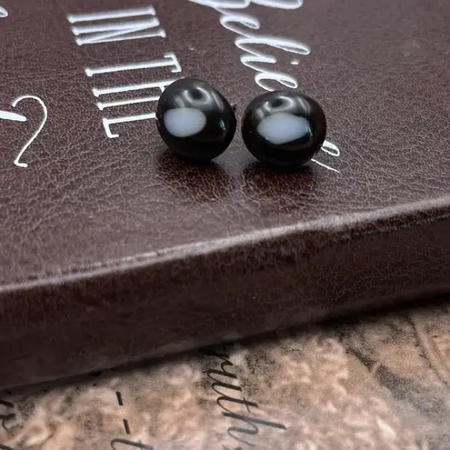 Vintage Eye Glass Black Cabochon Stud Earrings