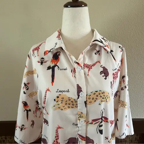 Jungle Animals Women's short Sleeve Collared Blouse or Shirt Size XL Brown