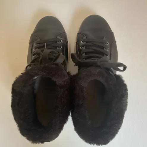 Koolaburra by UGG High Top Sneakers Black Leather Fur Lined Size 7 US 38 EU