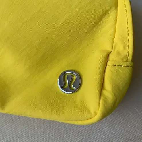 Lululemon everywhere belt bag 1L - Utility Yellow