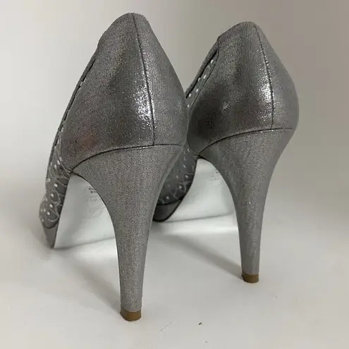 Adrianna Papell  Foxy Silver Sterling Pumps Formal Women Shoes Size 6.5M Wedding