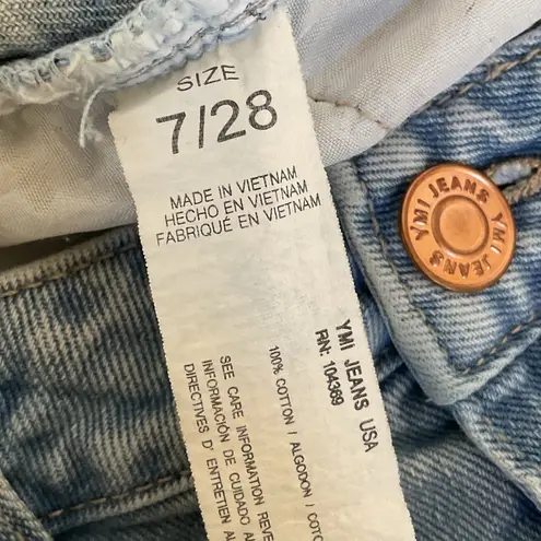 Ymi Festival Shorts Women’s Size 7/28 Denim Distressed Cutoff Jean Shorts