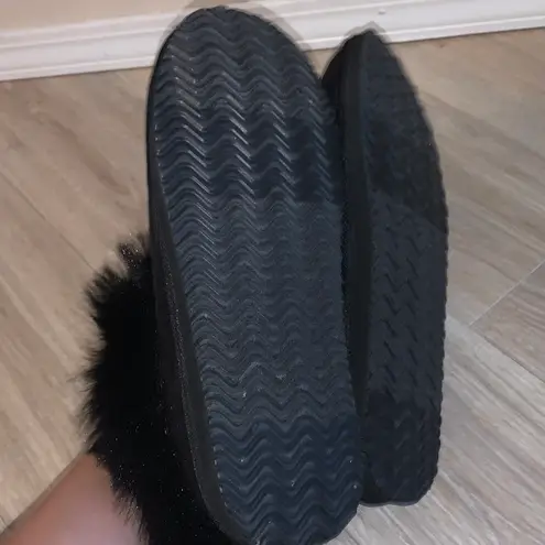 Very G Elegant Black Faux Fur-Trimmed Women's Winter Boots