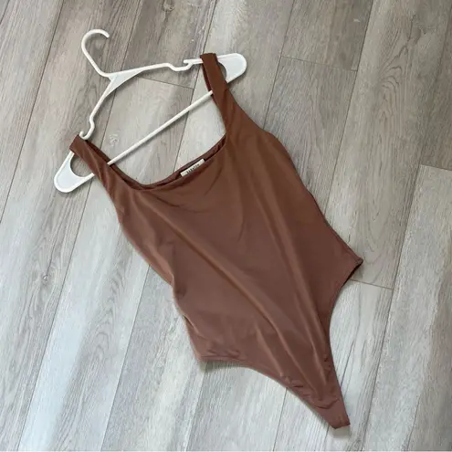 Babaton Contour Bodysuit Brown (large) square neck seamless double lined party