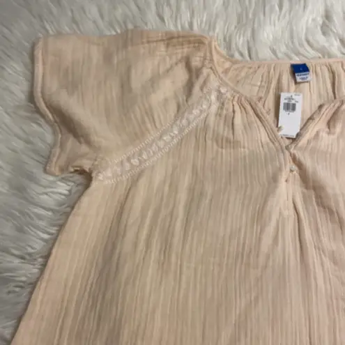 Old Navy  Women Shirt size S brand new with tag
