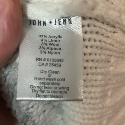 John + Jenn  fuzzy‎ gray cream wool blend sweater size S thumbnail 6