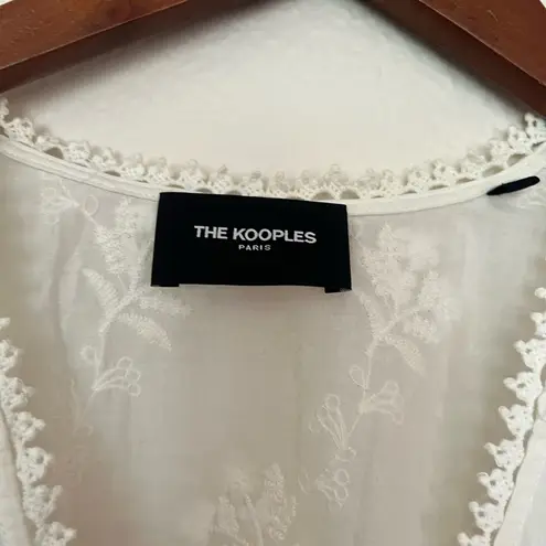 The Kooples 3/4 sleeve v-neck blouse embroidered 3d appliqué white flower floral