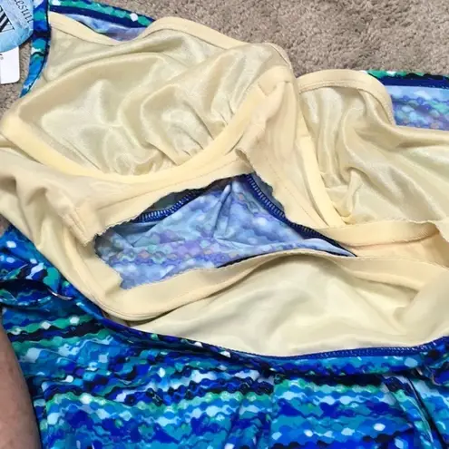 MiracleSuit blue tankini top. 8. NWT