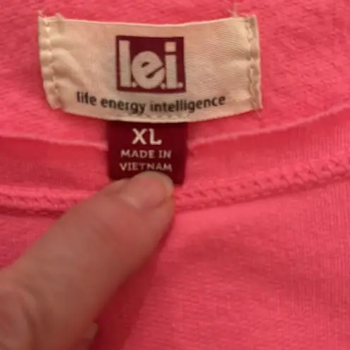 Cute lei off the shoulder sweatshirt w/ front pocket & raw neck Pink Size undefined