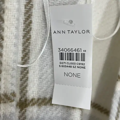 Ann Taylor NWT  One Size Cream Plaid Poncho Cape Wrap Sweater Knit Blanket Shawl thumbnail 5