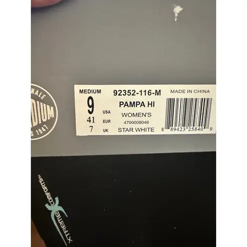 Palladium Pampa Boots Womens White Canvas High Top Lace Up Casual Shoes NIB 9