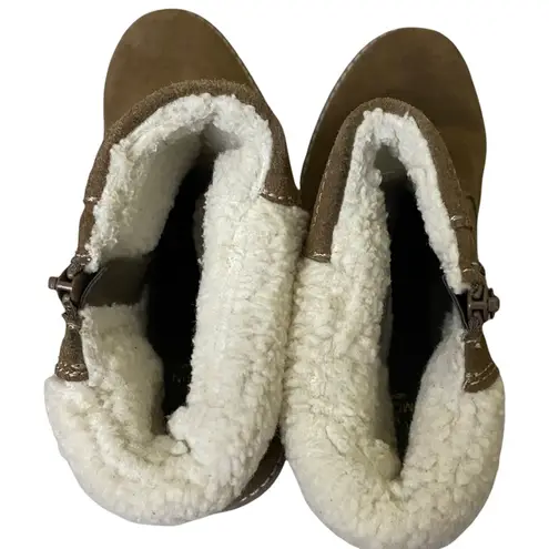 White Mountain Joker Taupe Suede Heeled Ankle New Condition