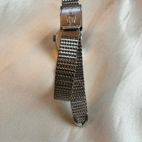 Bulova Vintage Watch Women’s Ladies Silver Mesh Buckle Band 1977 Manual Wind 6"