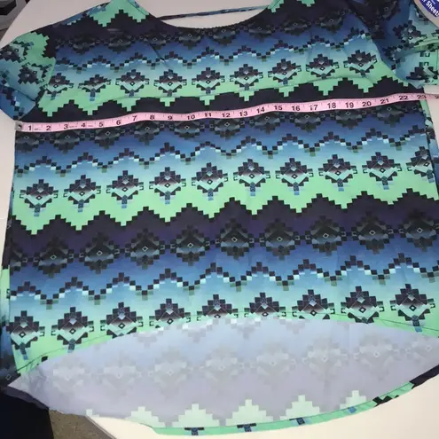 Whitney eve  Top 1004