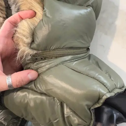 American Eagle  Down Puffer Vest Faux Fur Removable Zipper Hood Women's Medium