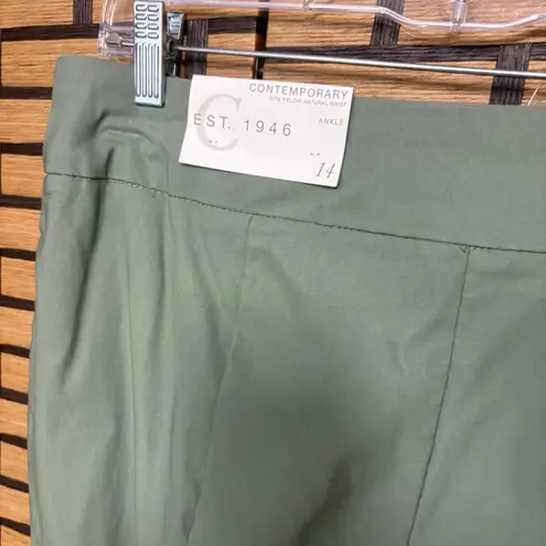 Cato  Green Pull On‎ Ankle Pants Size 14