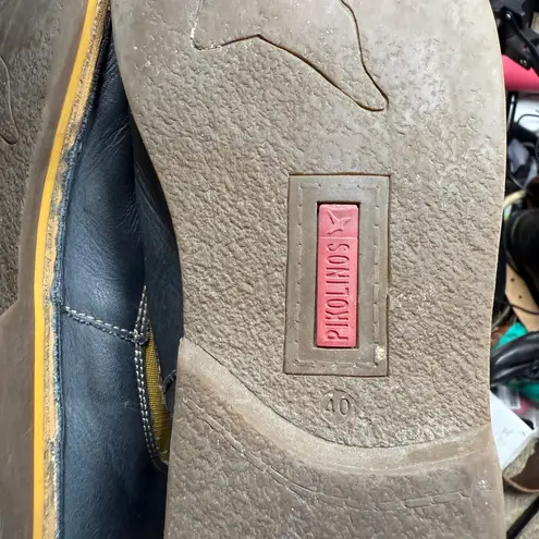 LIKE NEW PIKOLINOS Royal Pull on Chelsea Boots Sz 40 Gold