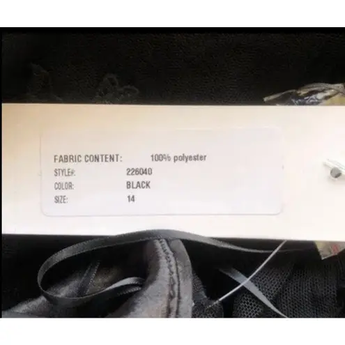 Teri Jon By Rickie Freeman Black Metallic Tiered Sleeveless Gown Size 14 NWT