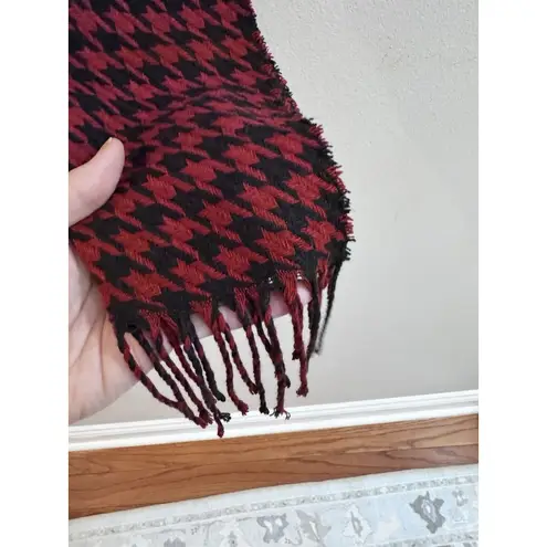 Catherines Red Black Houndstooth Scarf Women's One Size Winter Fall Fringe Knit
