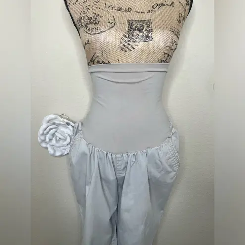 Motherhood Maternity NTM: Oh Baby by Motherhood Light Tan/Khaki Capris with Over the Belly Band Sz L