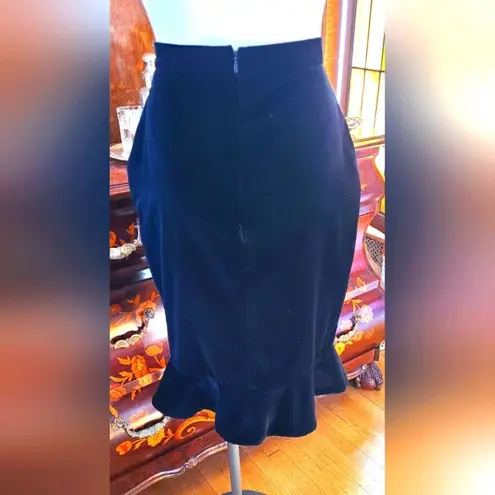 Altuzarra Black Velvet Knee-Length Skirt - US 8 - FR40