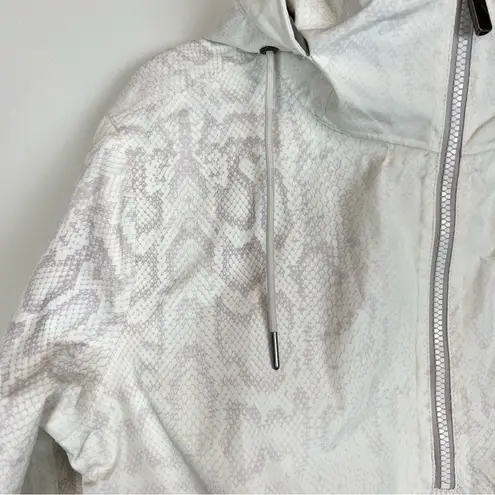 Volcom  Women’s Fern Insulated Gore-Tex Snow Ski Snowboarding Jacket Bone Snake