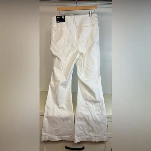 NWT INC International Concepts Bright White Pull