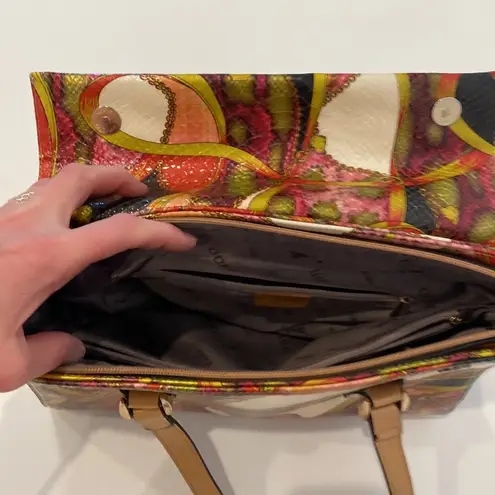 Hamiroo Women’s Colorful Abstract Handbag OS Textured Faux Leather Gold