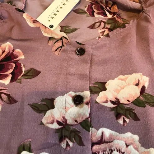 Jon & anna - Contemporary lavender light purple floral Top size L
