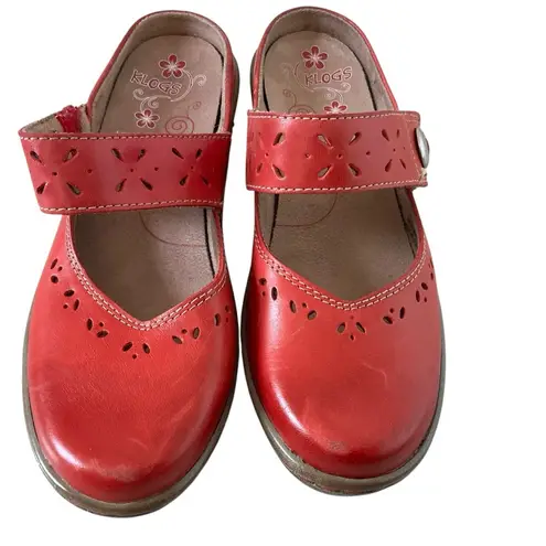 Klogs red Carolina criss