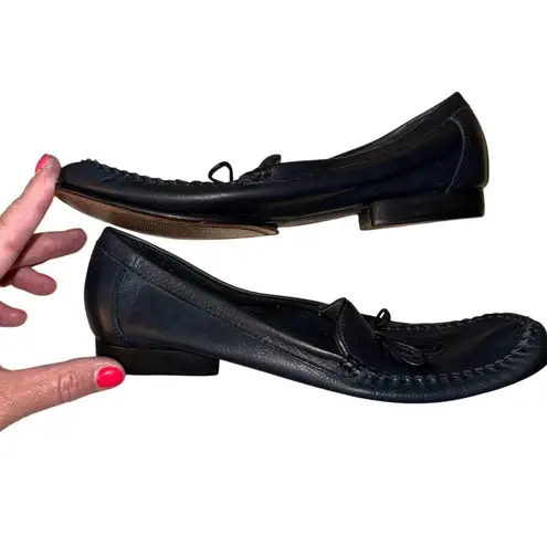 Vaneli Women's Navy Blue Leather Moccasin Loafers Size 8.5 S Narrow Casual