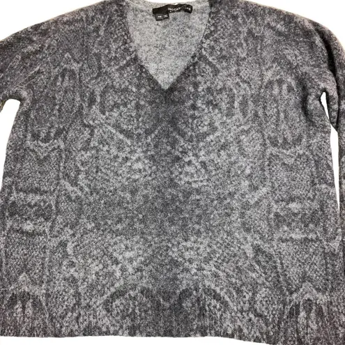 360 Cashmere  Gray Sydney Reptile-print Crew Neck sweater-XS