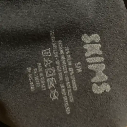 SKIMS Mid Thigh Sculpting Shorts S/M