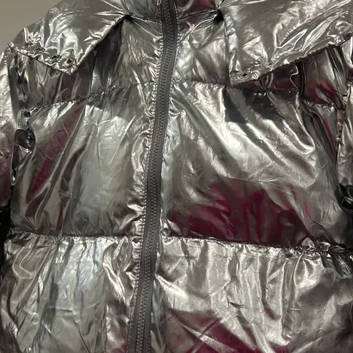 Pretty Little Thing  silver Metallic crop puffer jacket. Size 2