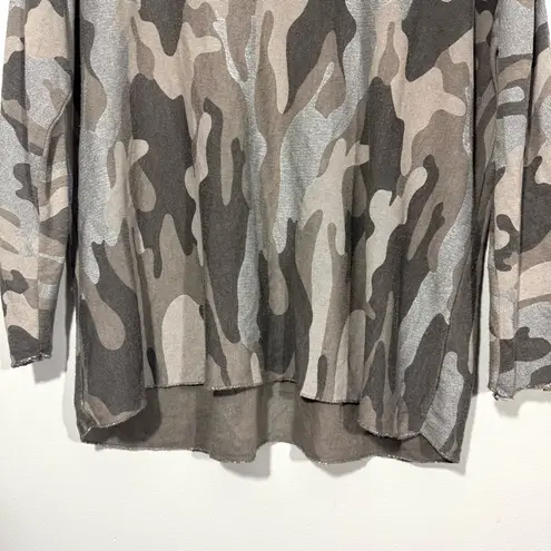 Tempo Paris Lightweight Gray Silver Camo Print Top