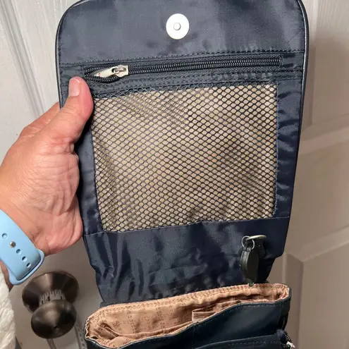 Travelon Navy Blue Leather Messenger Bag with Front Zip Pocket