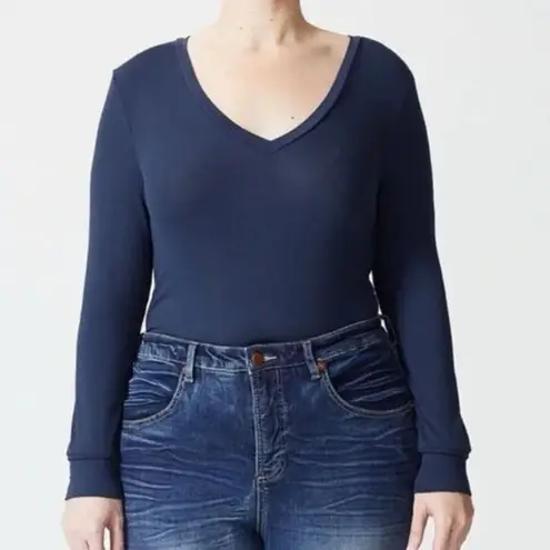 Universal Standard Foundation Long Sleeve V-Neck Tee NWT Size 2-4