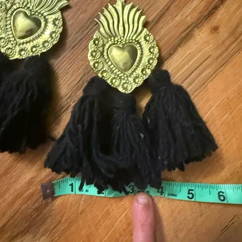 Gold and Black Heart Tassel Earrings with wool at the ends nwot