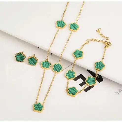 Gold Plated Clover Necklace Earring SET Green 5 Petals Unisex Womens Mens