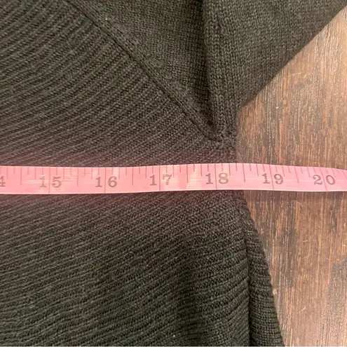 Chic Dark Green 100% Wool Odeeh Crew Neck Sweater Black