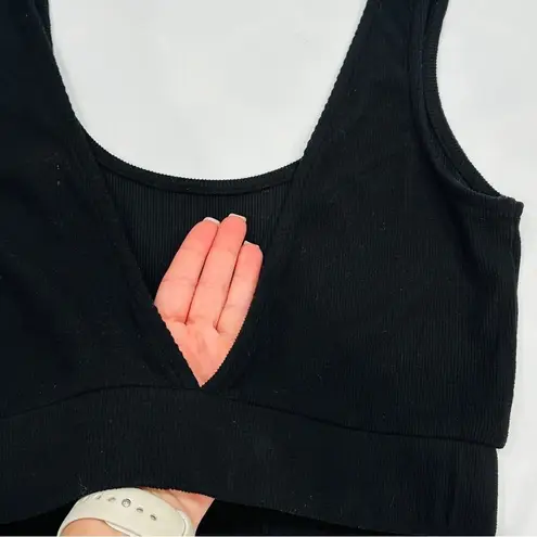 NWT 4th & Reckless Black Ribbed V