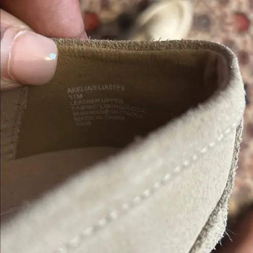 Anne Klein NWOT  Elia Lug Sole Cream Loafers