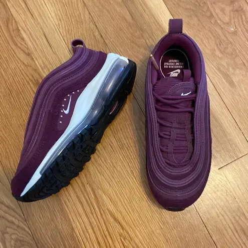 Nike WOMEN’s  AIR MAX 97 SE BORDEAUX