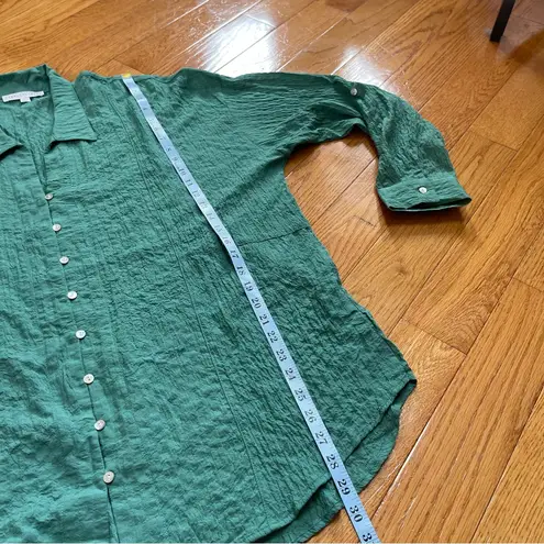 Jane and Delancey  Top Shirt Womens Large Green Button Up V Neck Textured Crinkled