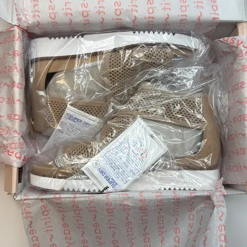 Easy Spirit Women's Wander Lightweight Strappy Wide Width Sandals- Size 6.5W