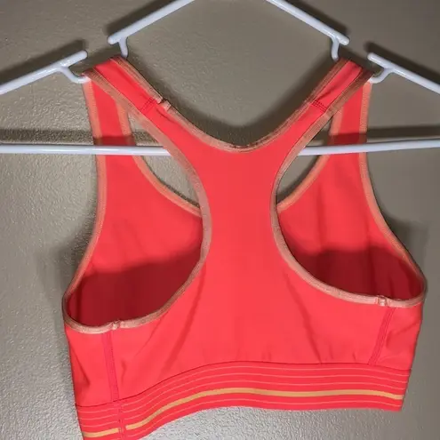 Under Armour  sports bra size small under armor workout bra under armor clothing﻿