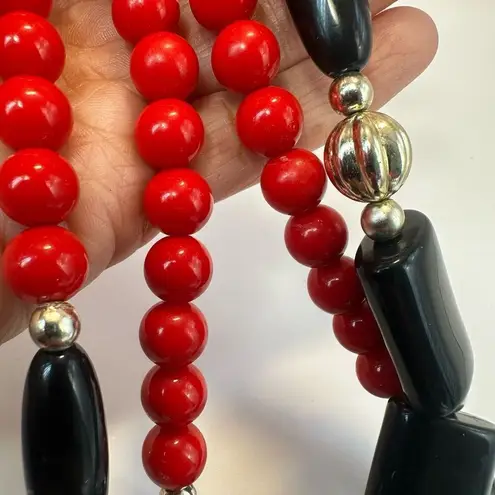 Red black and gold tone long beaded vintage necklace