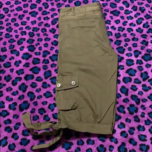 Bermuda Capri/ pants